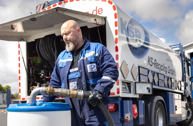 Altöl professionell entsorgen und verkaufen